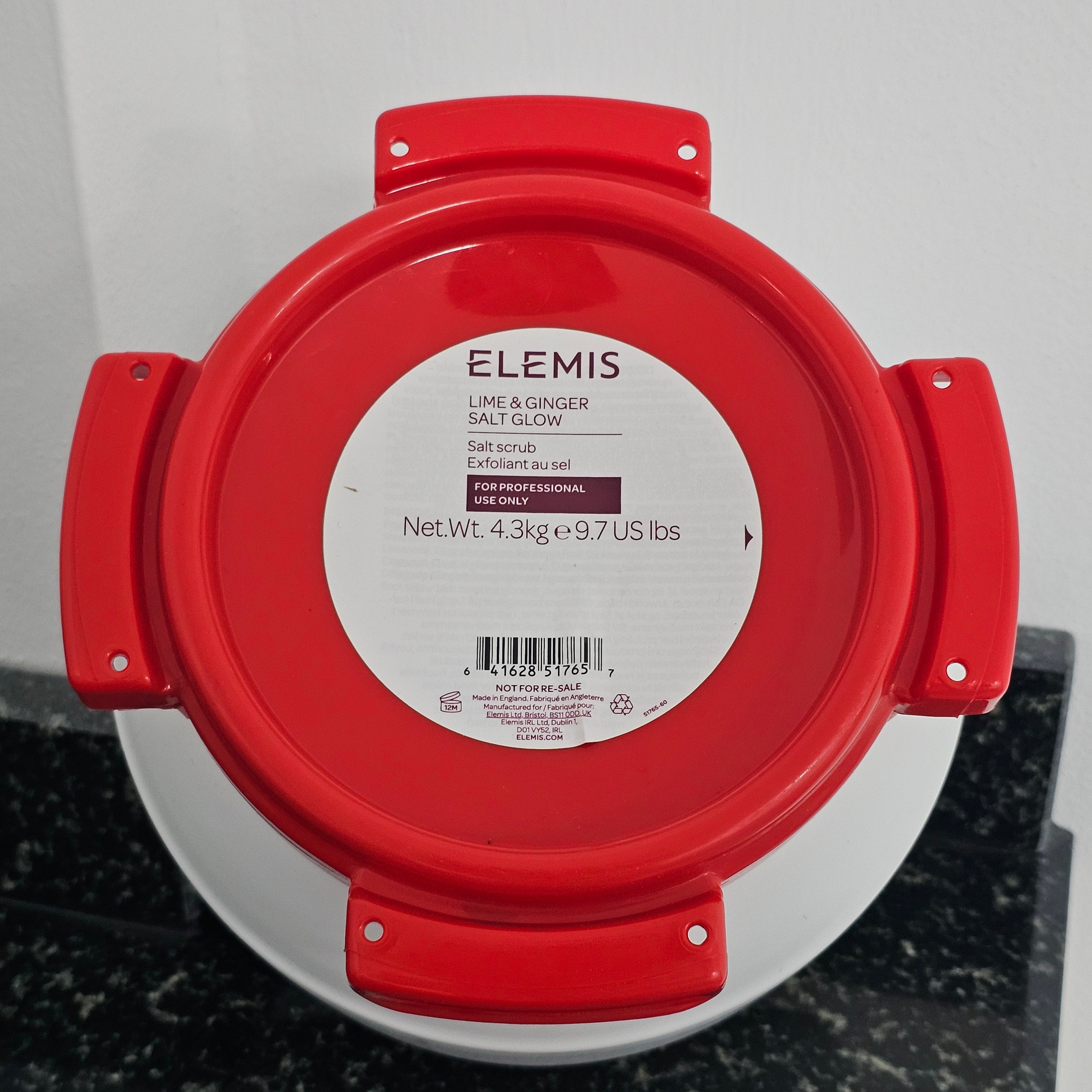 Elemis Lime & Ginger Salt Glow – exfoliating spa body scrub