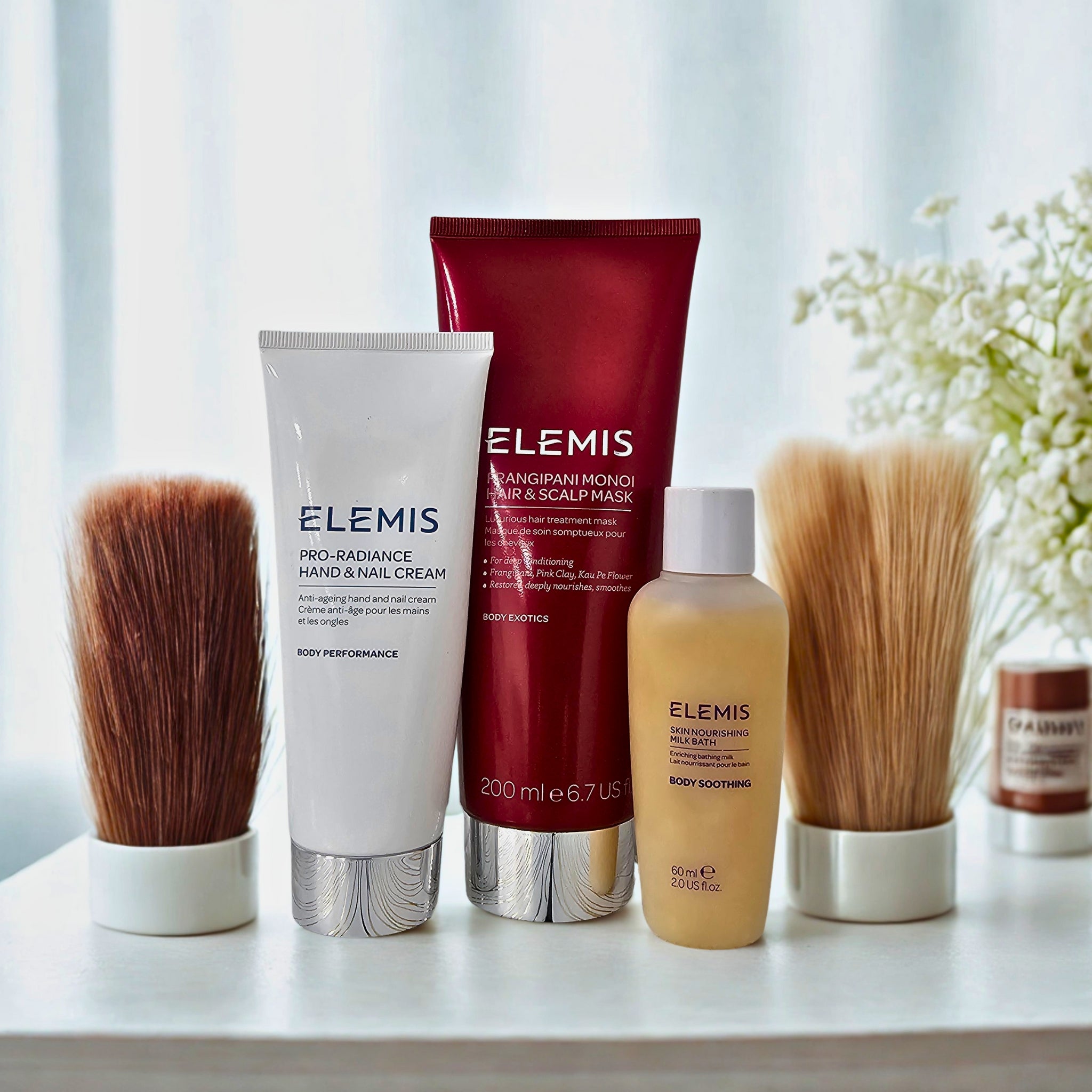 Elemis Pro-Radiance Hand and Nail Cream 100ml – nourishes hands and strengthens nails