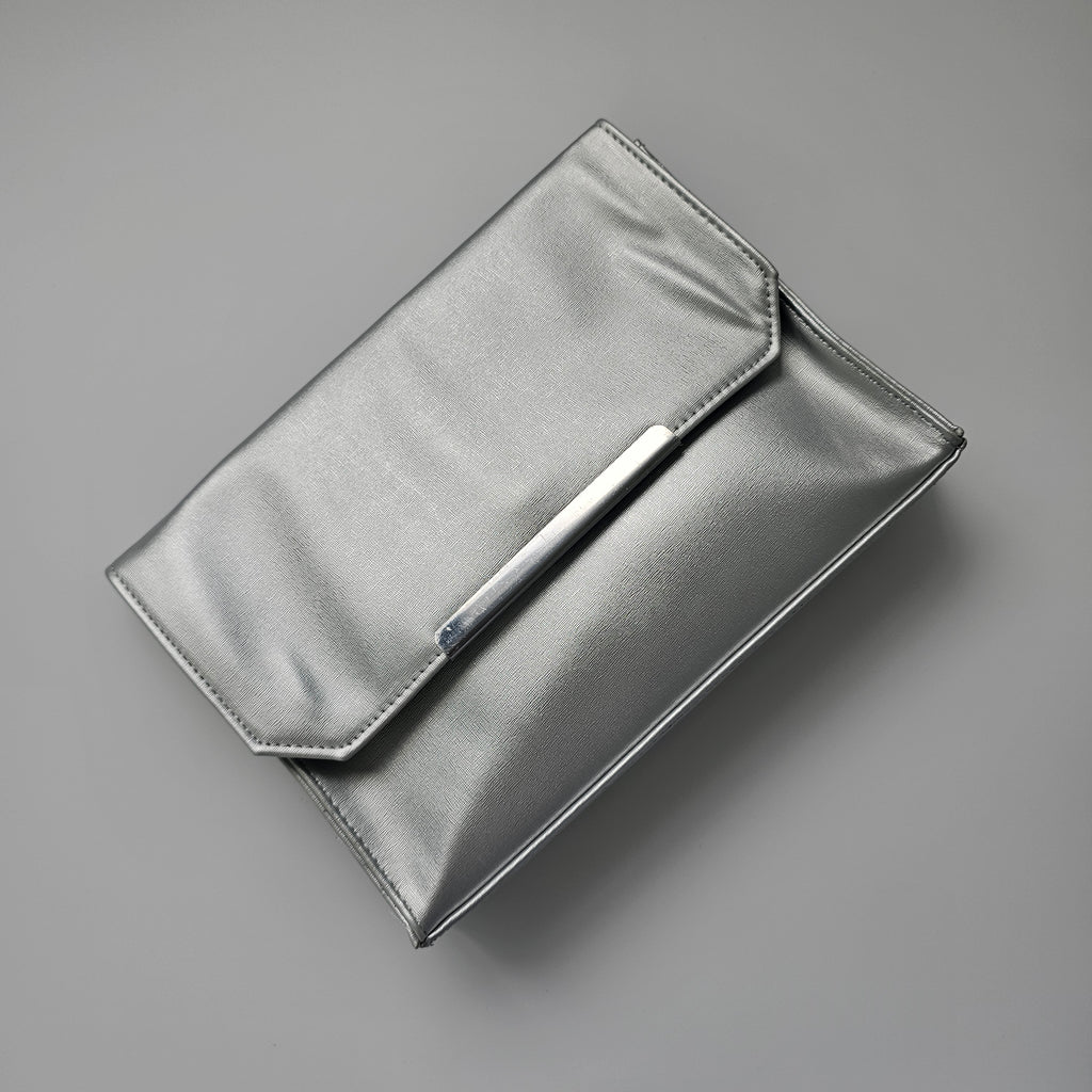 La Prairie pouch seyahat ve günlük kullanım için pratik çanta, TRNC’de